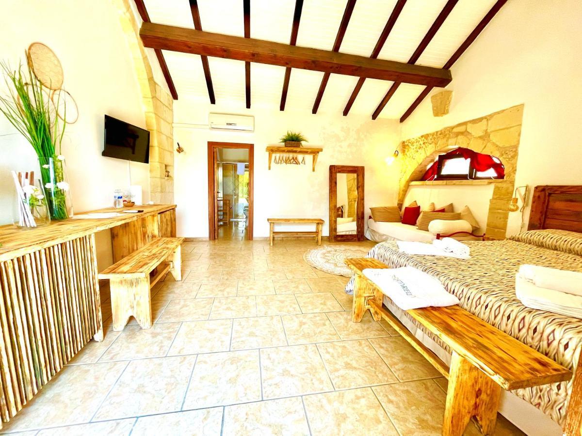 Agriturismo Masseria Costarella Borgagne Exterior photo