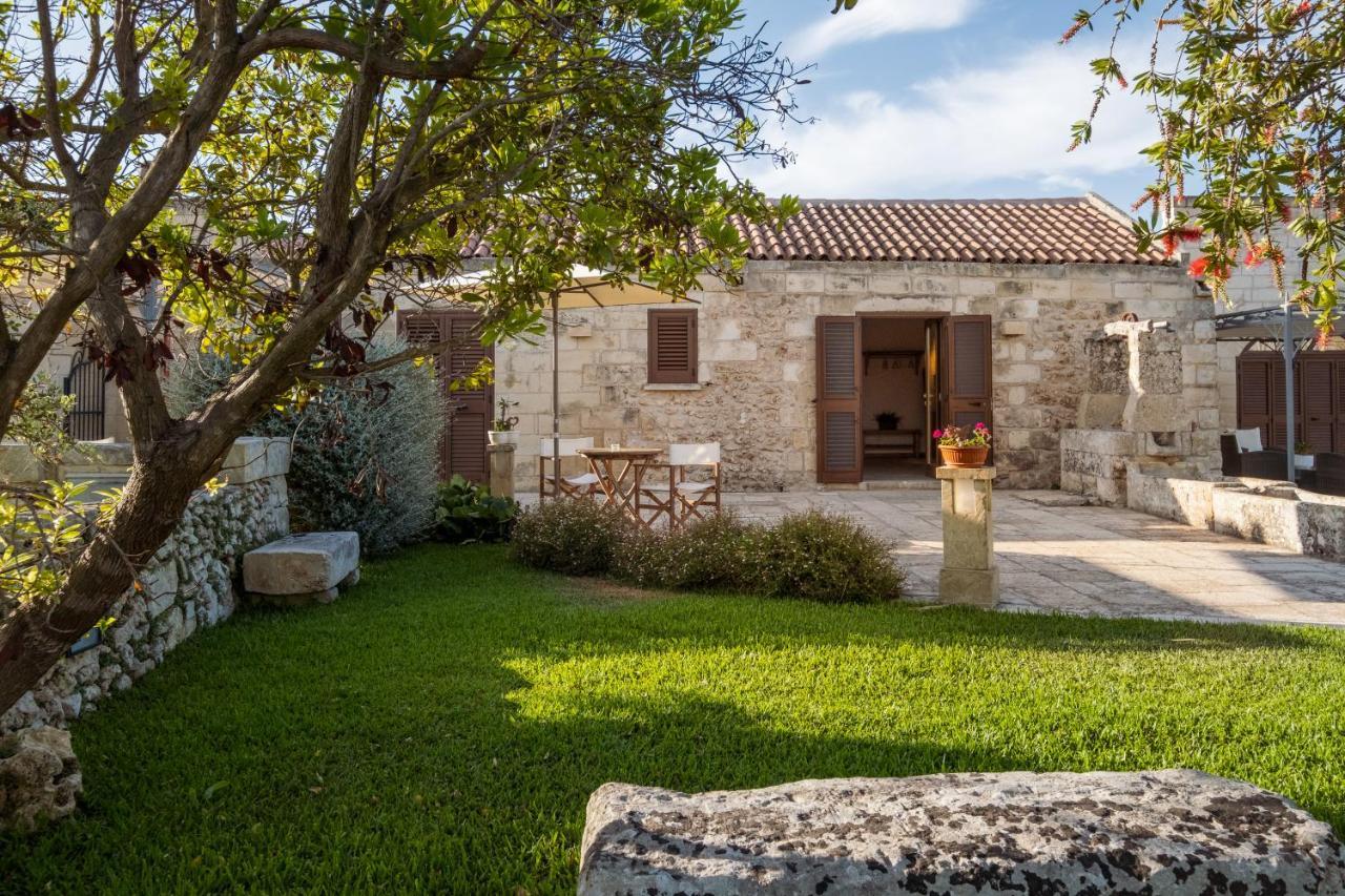 Agriturismo Masseria Costarella Borgagne Exterior photo