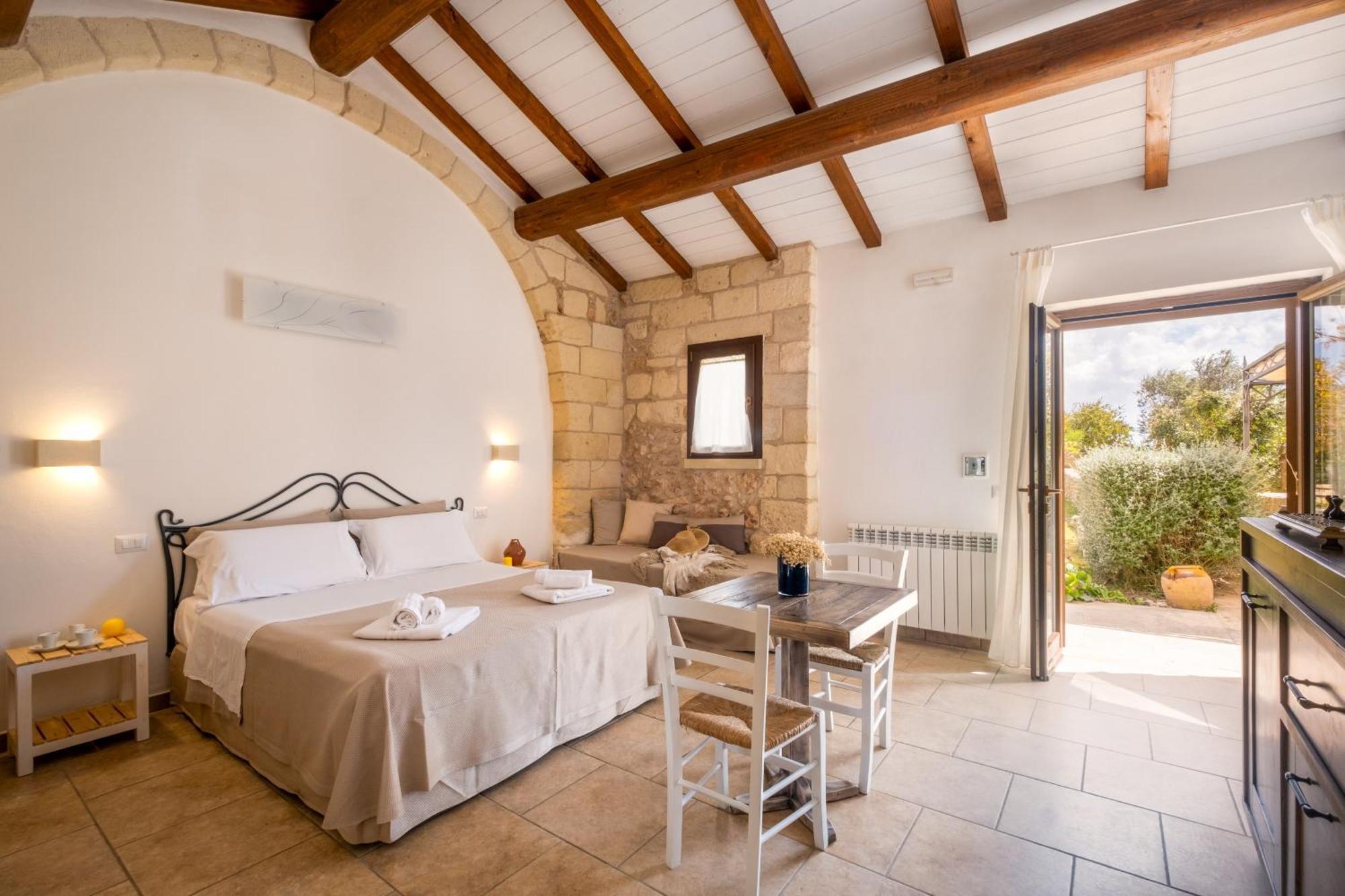 Agriturismo Masseria Costarella Borgagne Exterior photo