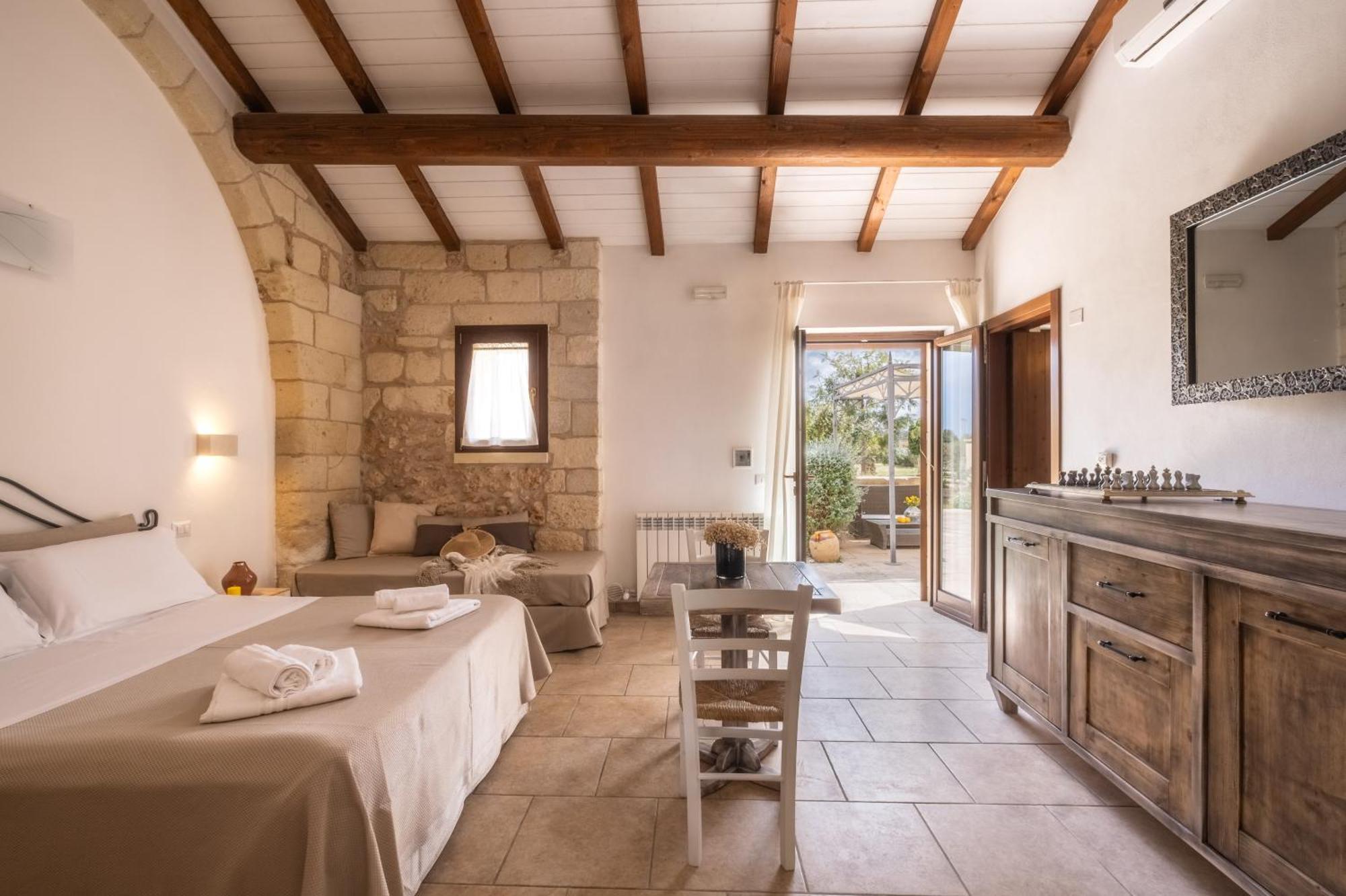 Agriturismo Masseria Costarella Borgagne Exterior photo