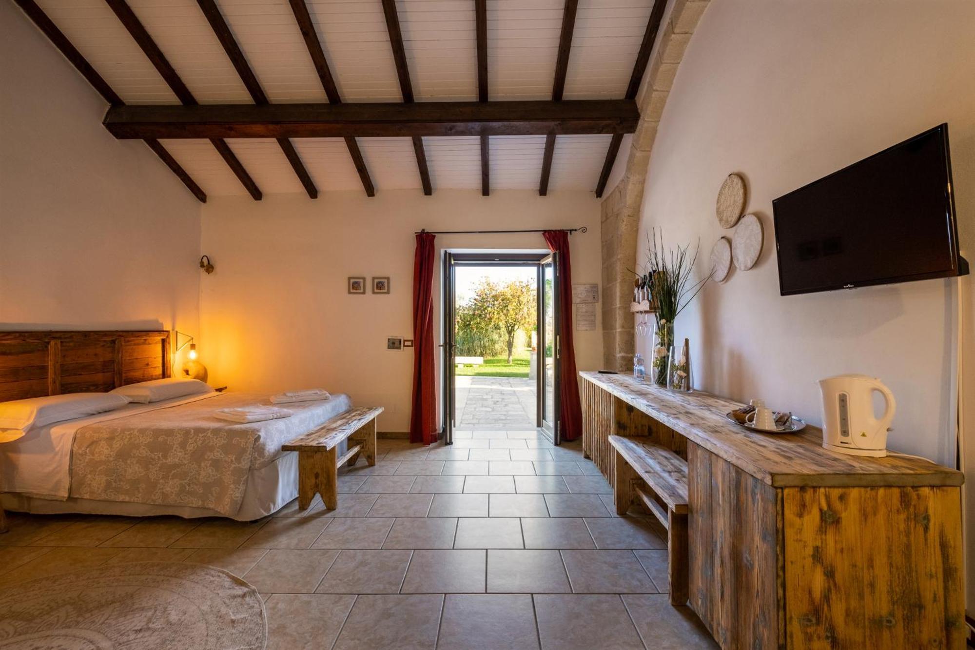Agriturismo Masseria Costarella Borgagne Exterior photo